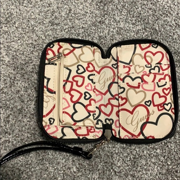 Guess wristlet - Picture 3 of 6